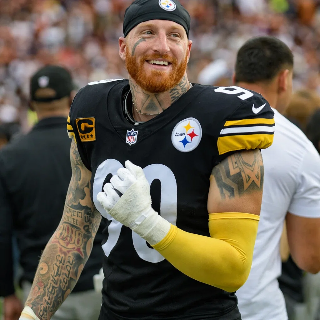 🚨 Steelers move fast after the Ravens’ trade collapse. Pittsburgh is reportedly sending three draft picks and one of its own stars to pursue Raiders All-Pro Maxx Crosby. Meanwhile, his agent CJ LaBoy says Crosby’s recovery is ahead of schedule and he’s expected to be cleared for offseason workouts. 👇 ngann